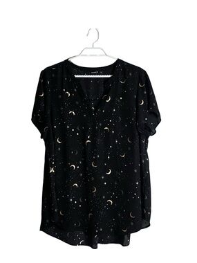 Torrid Women's Black Georgette Chiffon All-Over Print Short-Sleeve Blouse
